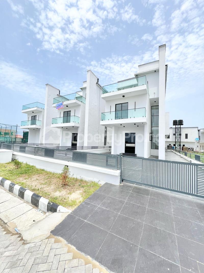 4 bedroom House for sale 2nd Toll Gate Lekki Lagos