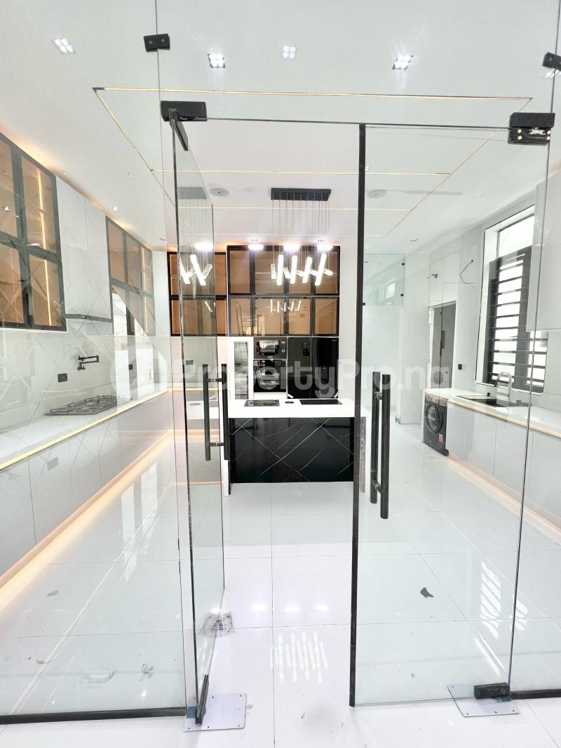 5 bedroom House for sale Toll Gate chevron Lekki Lagos