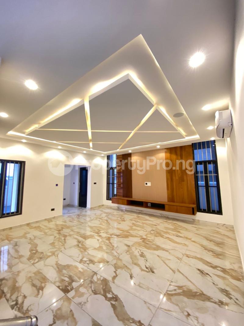 5 bedroom House for sale Admiralty Road Lekki Lagos