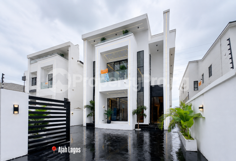 5 bedroom House for sale Captains Court Ado Ajah Lagos