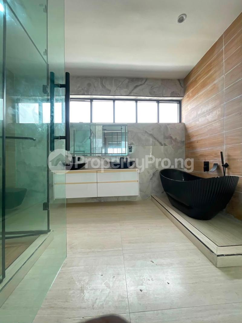 5 bedroom House for sale Chevron Lekki Lagos