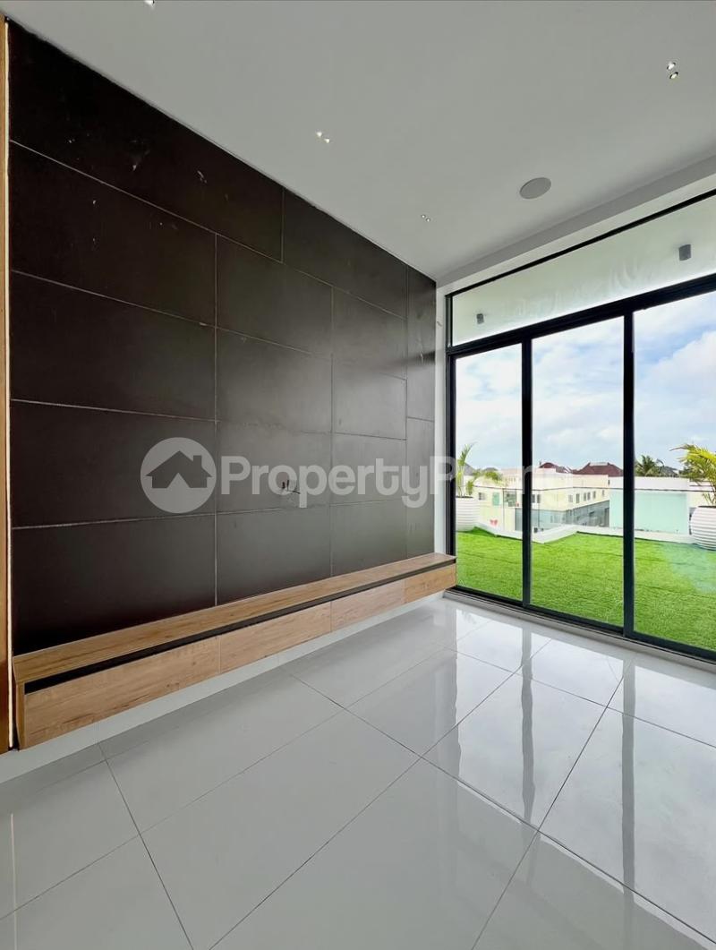5 bedroom House for sale Lekki Lagos