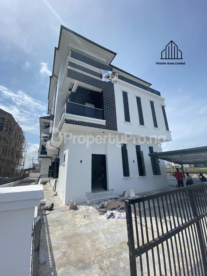 5 bedroom House for sale chevron Lekki Lagos