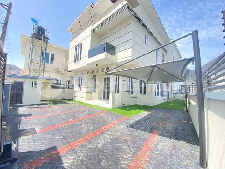 5 bedroom House for sale Thomas estate Ajah Lagos