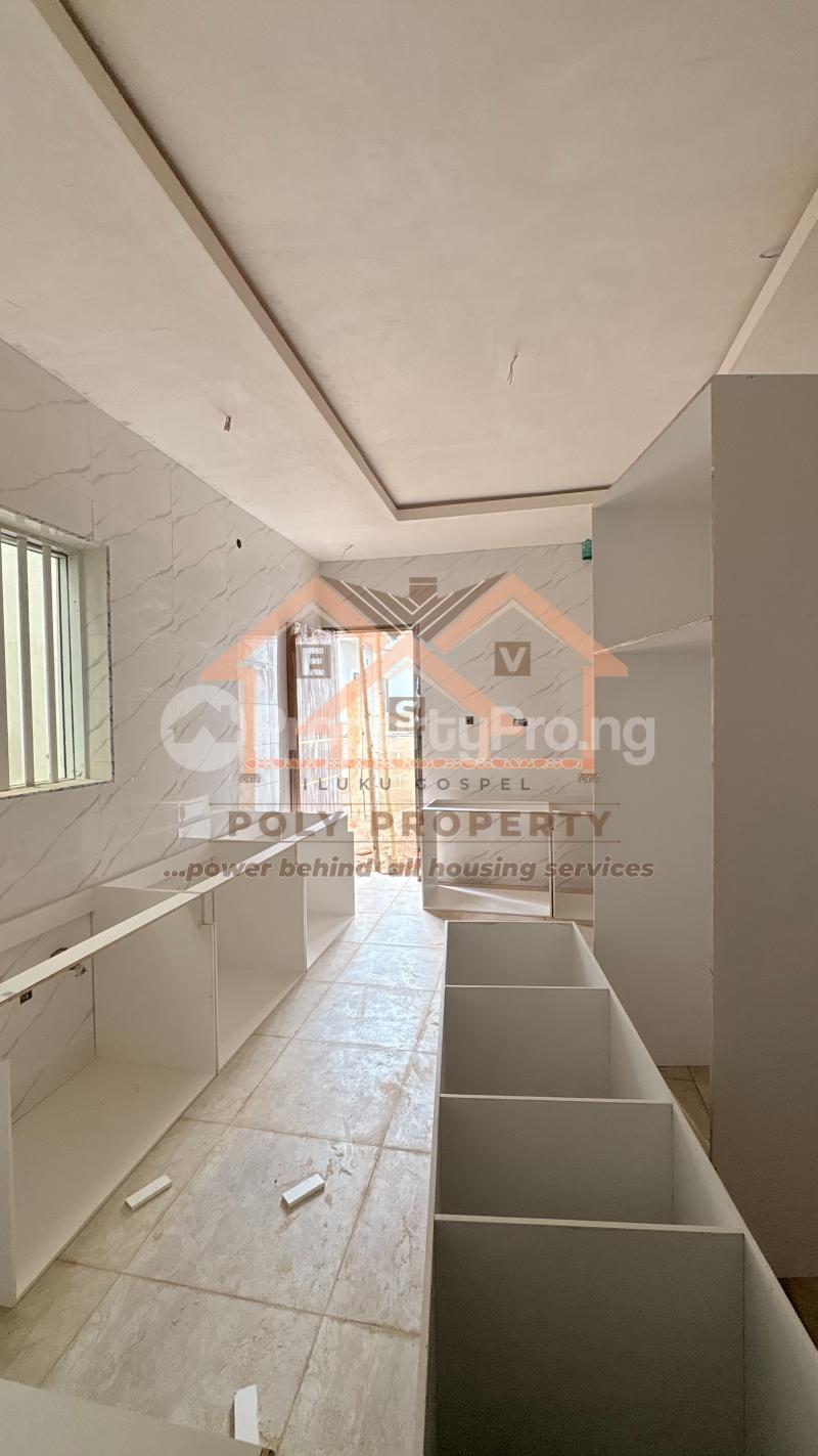5 bedroom House for sale Carlton Gate Estate , Akobo Ibadan Oyo