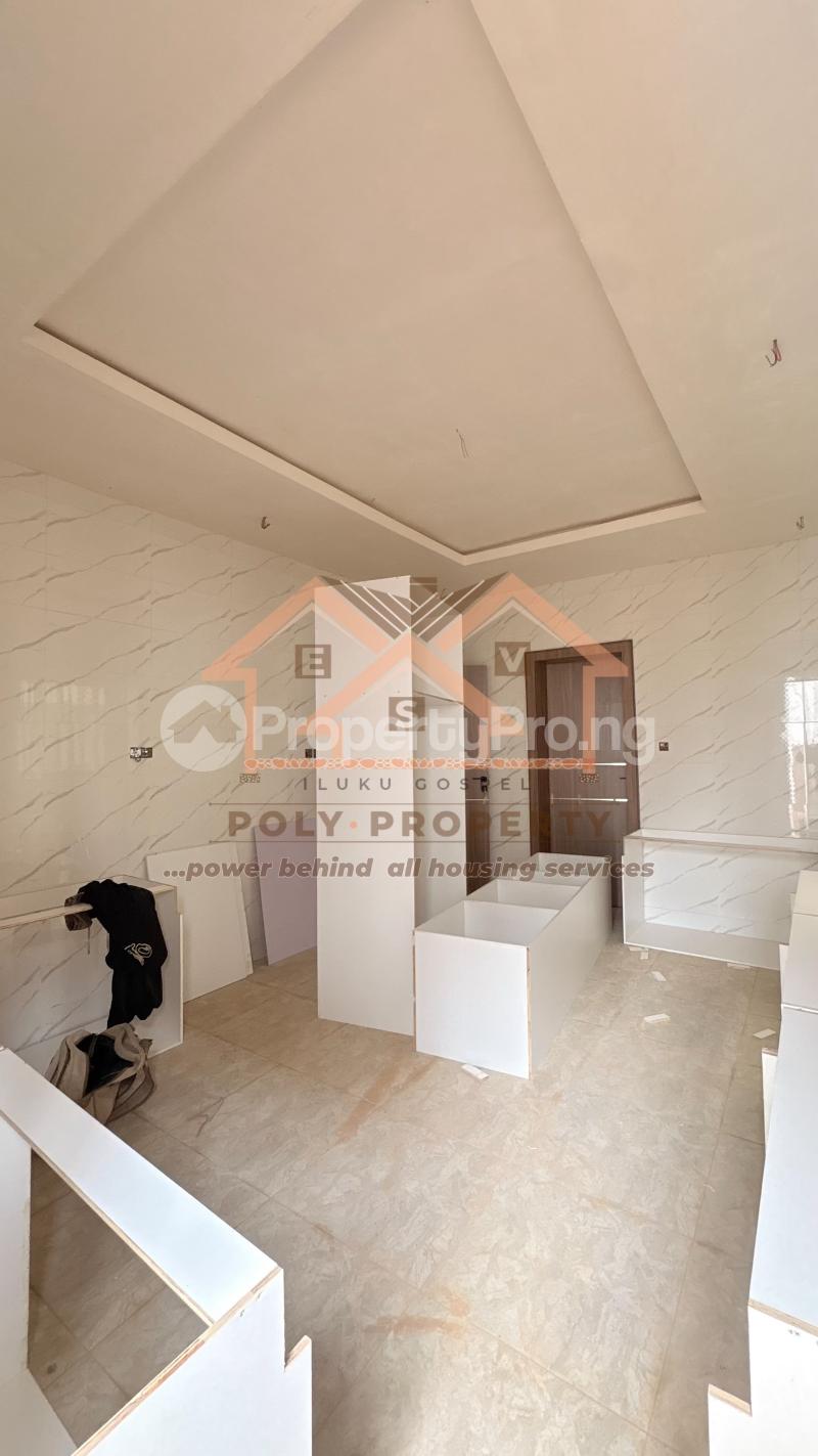 5 bedroom House for sale Carlton Gate Estate , Akobo Ibadan Oyo