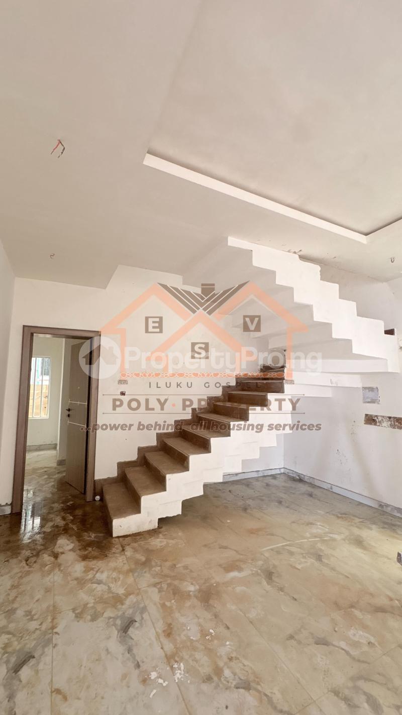 5 bedroom House for sale Carlton Gate Estate , Akobo Ibadan Oyo