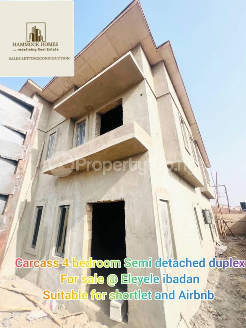 5 bedroom House for sale Obiwale Crescent Behind Springfield Hotel Opposite Aafiniyanu Junction. Eleyele Ibadan Oyo