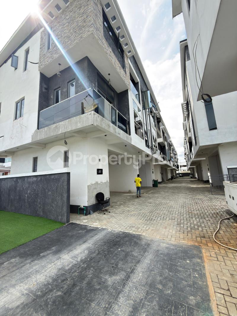 5 bedroom House for rent Abraham adesanya estate Ajah Lagos