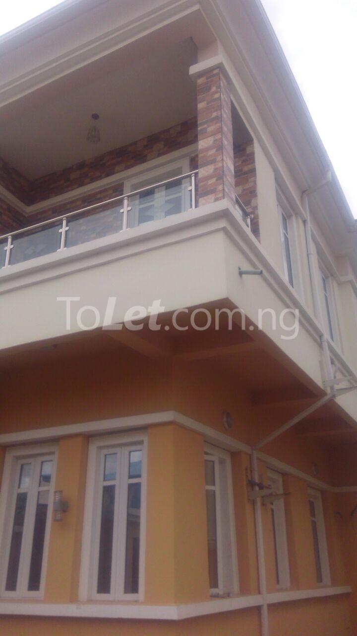 5 bedroom House for rent 3 Nwobi Crescent, Igbo-efon Lekki Lagos