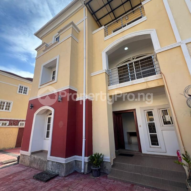 5 bedroom House for sale Diplomatic Zone Guzape Abuja