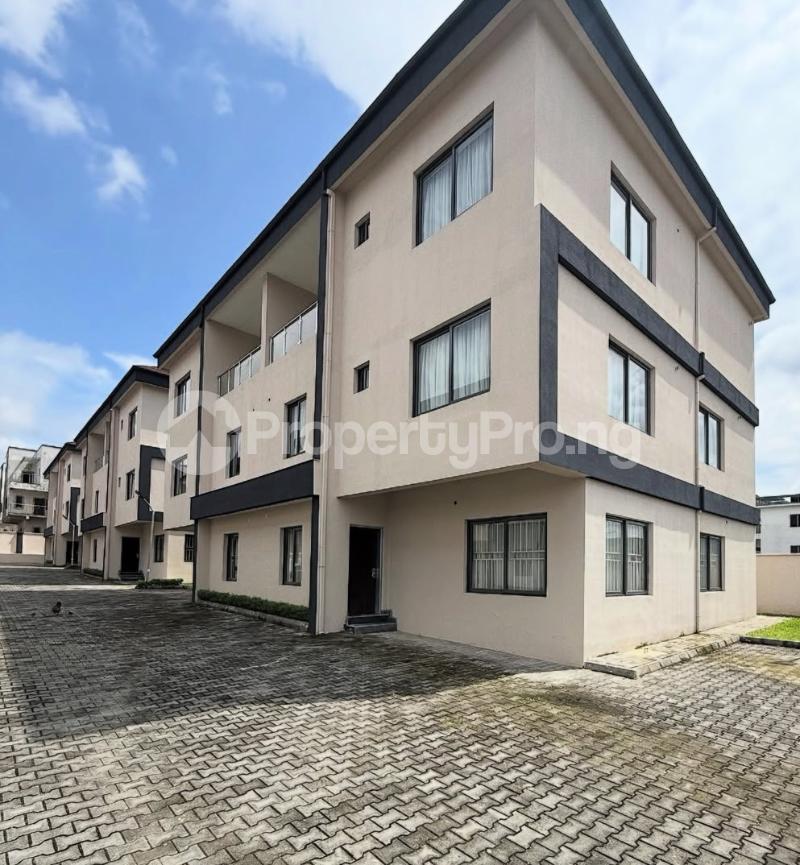 5 bedroom House for sale 3mins Drive From Wuse 2 Mabushi Abuja