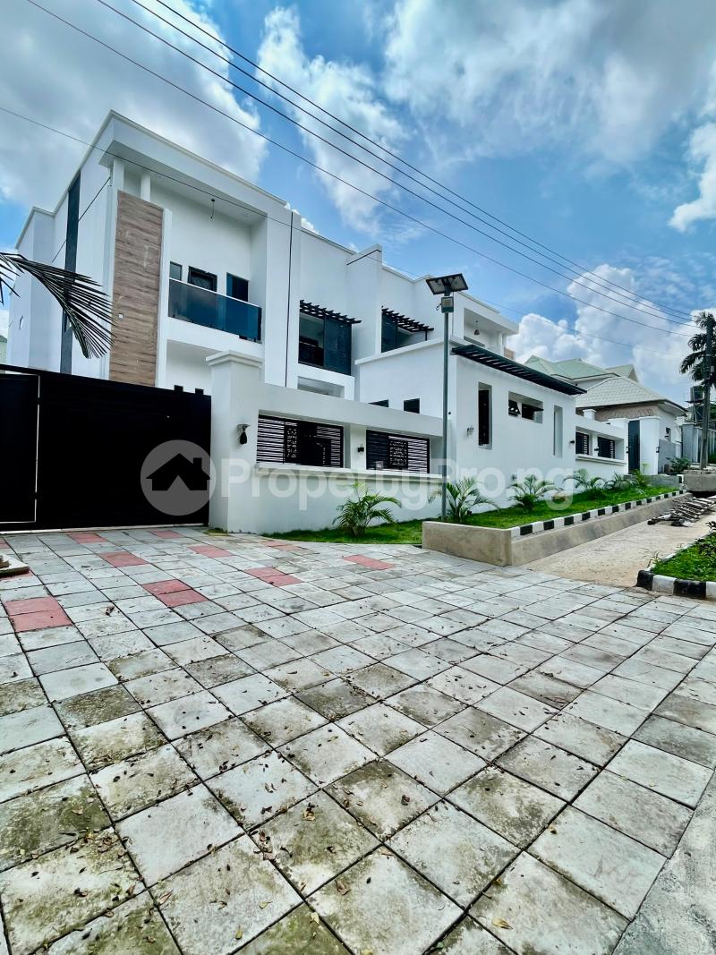 5 bedroom House for sale 69 Road Gwarinpa Abuja