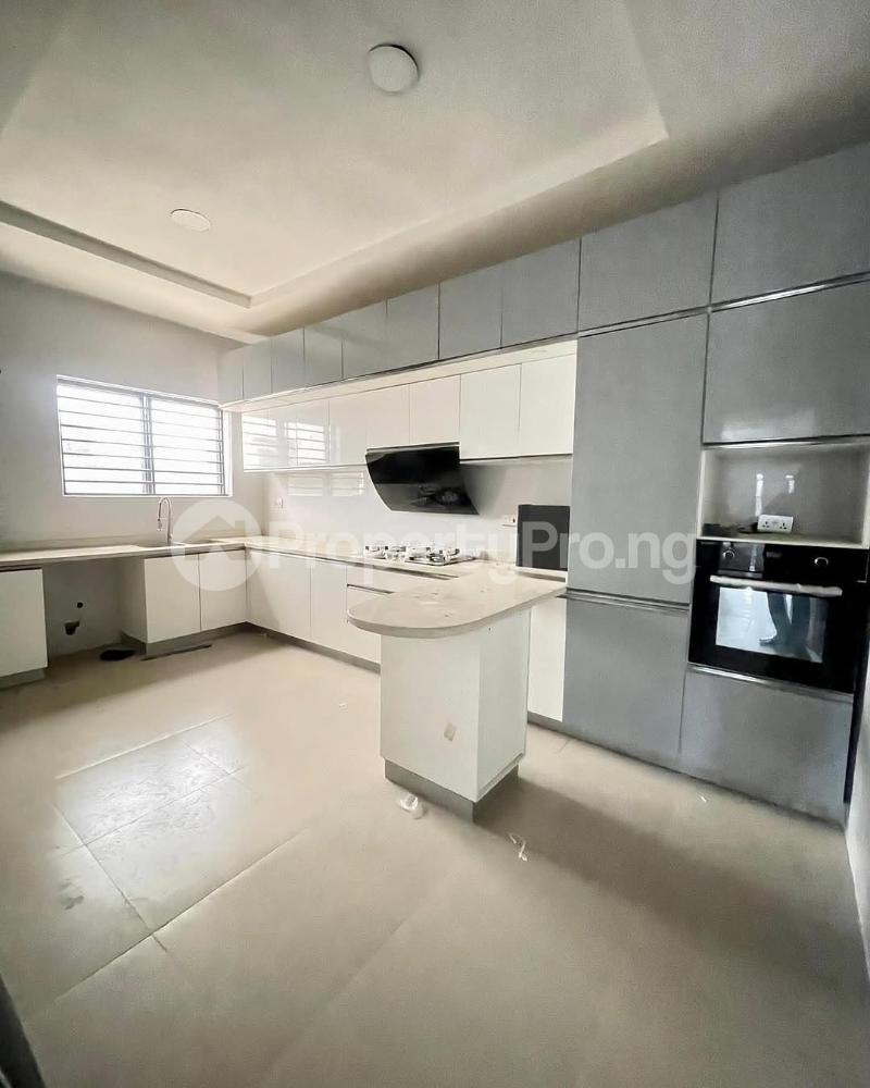 5 bedroom House for sale Massive Property Located In One Of The Most Exclusive Neighborhoods Of Ikoyi. Ikoyi Lagos