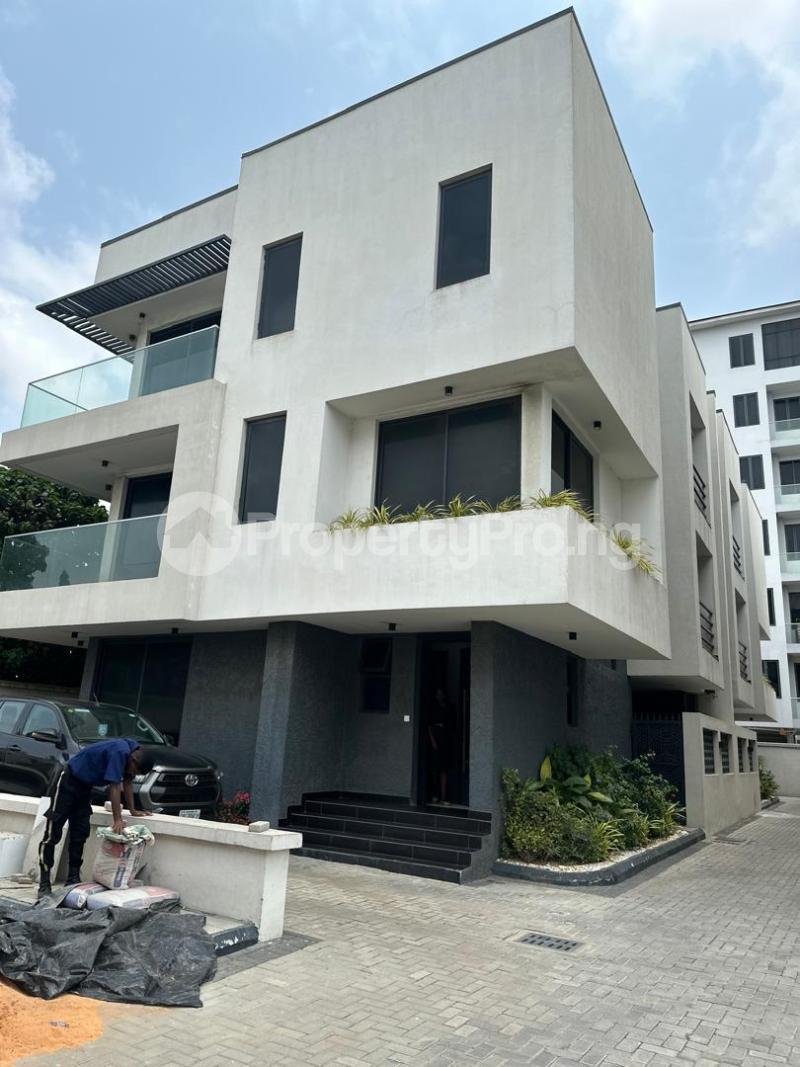 5 bedroom House for sale Lekki Lagos