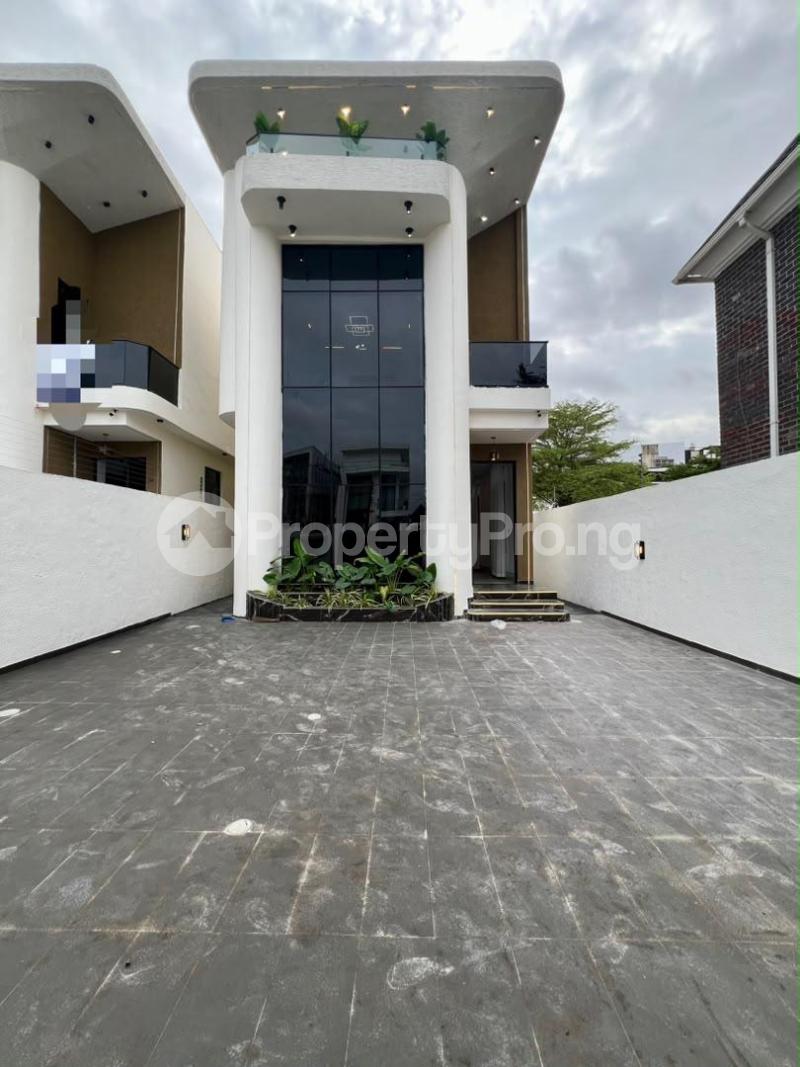 5 bedroom House for sale Chevron Lekki Lagos