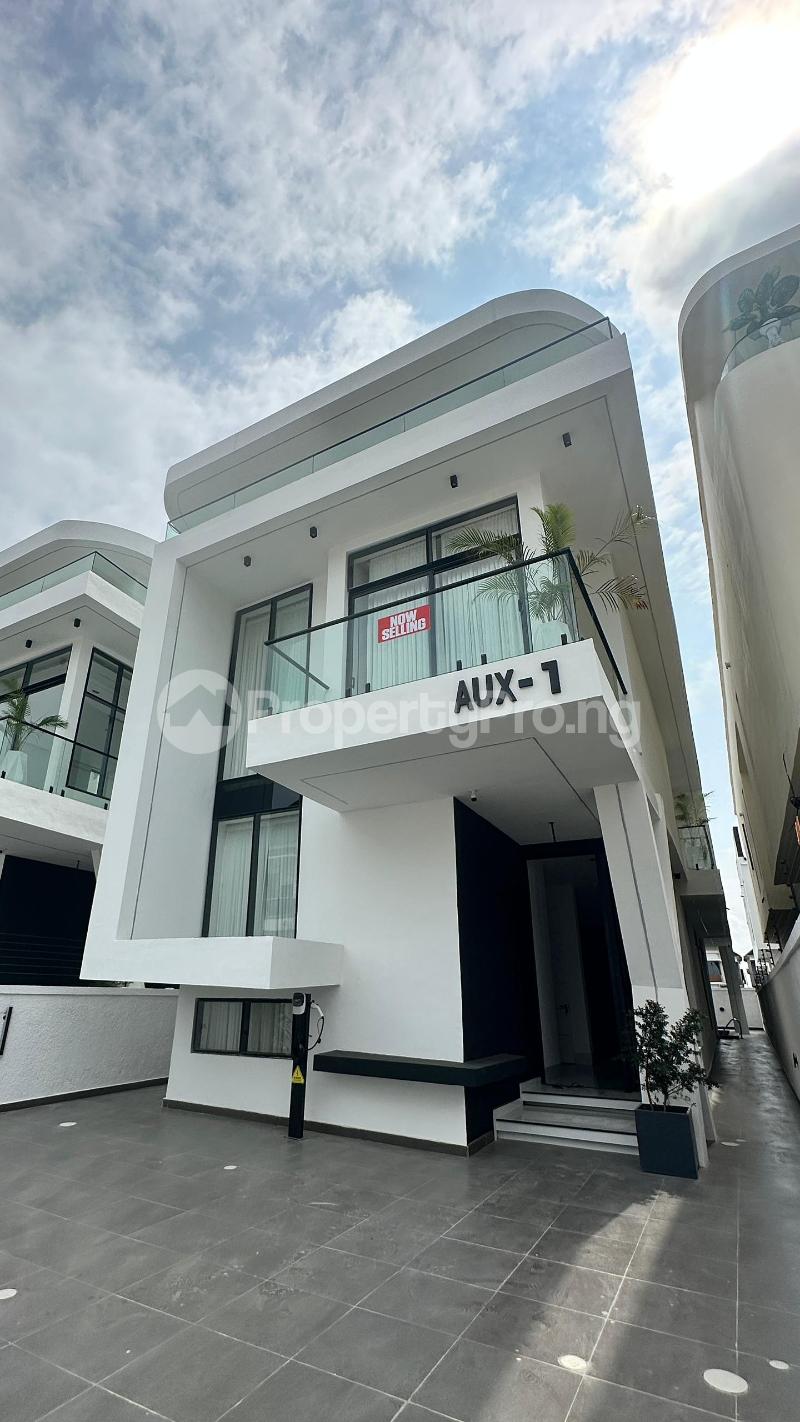 5 bedroom House for sale Chevron Lekki Lagos
