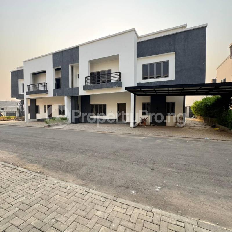 6 bedroom House for rent Life Camp Abuja