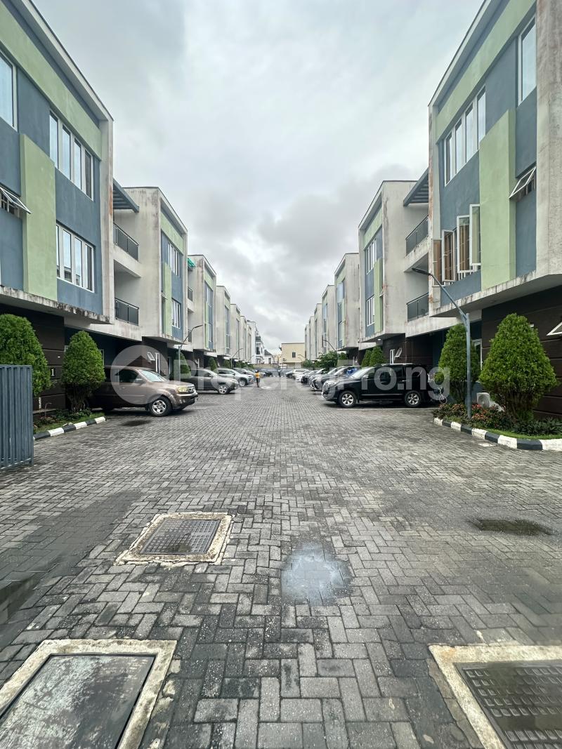 5 bedroom House for rent Ikate Lekki Lagos