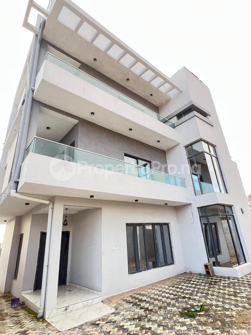 5 bedroom House for sale Seye Nuga, New Bodija Ibadan Oyo