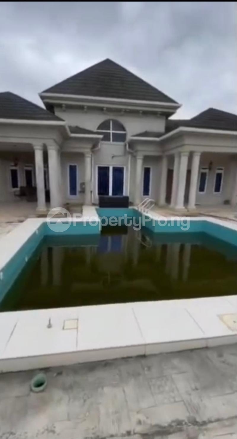 5 bedroom House for sale Via Ahola Bus Stop,jakande,isolo Jakande Estate Isolo Lagos