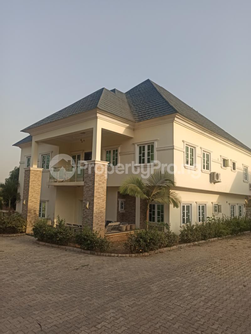 9 bedroom House for sale Gwarinpa Abuja