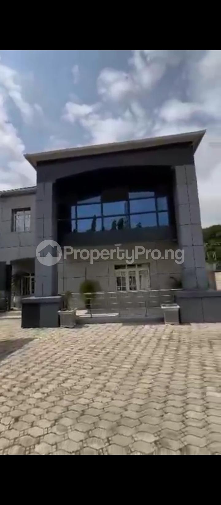 5 bedroom House for sale 3r Avenue Gwarinpa Gwarinpa Abuja