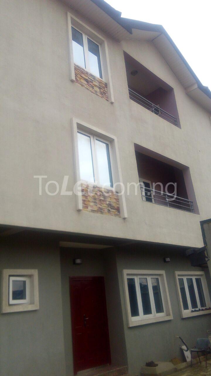 5 bedroom House for rent Arowojobe Mende Maryland Lagos