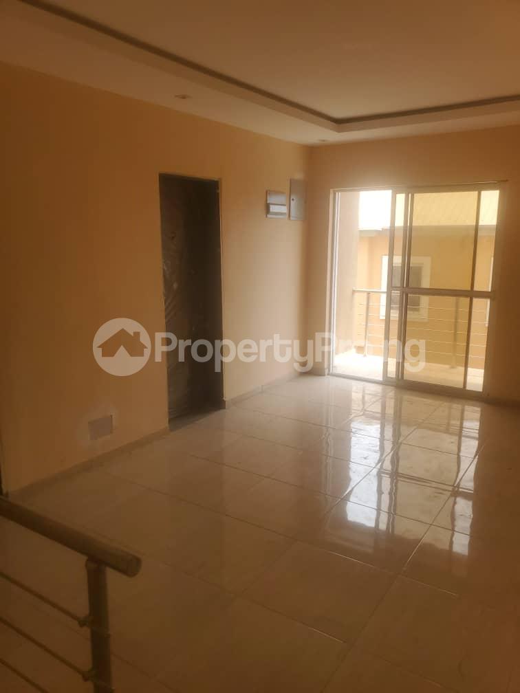 5 bedroom House for rent U3 Estate Lekki Phase 1 Right Elf Bustop Lekki Phase 1 Lekki Lagos