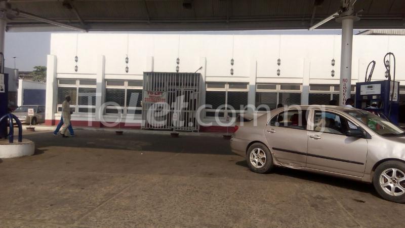 5 bedroom Commercial Property for rent 2, Itire Road, Off Oando Filling Station Itire Surulere Lagos