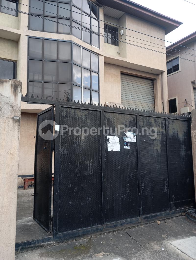 Commercial Property for rent Off Balogun Bus Stop Balogun Ikeja Lagos