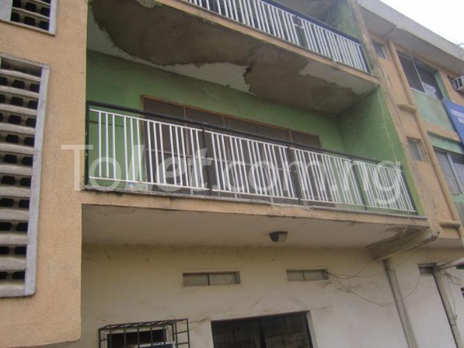 3 bedroom Flat / Apartment for rent 111, Adetola Street, Aguda, Surulere Surulere Surulere Lagos