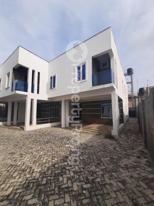 House for sale Baale Street / Olukolu Street Igbo-efon Lekki Lagos