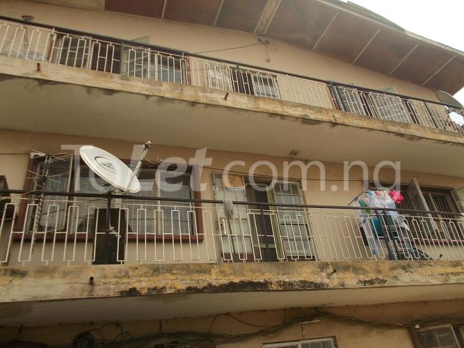 3 bedroom Flat / Apartment for rent Abayomi Street Yaba Yaba Lagos - 0