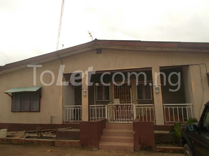 2 bedroom Flat / Apartment for rent 8/9 Akinsola Lane Yaba. Yaba Yaba Lagos