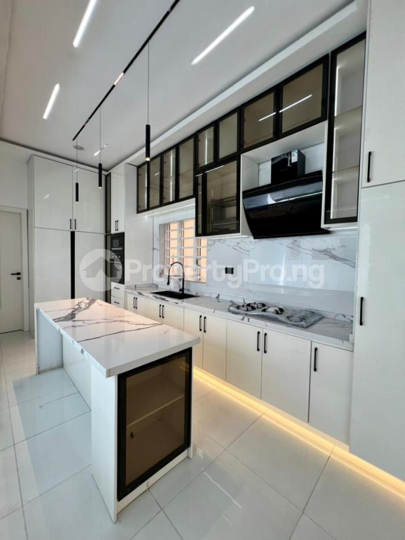 5 bedroom House for sale Ologolo Lekki Lagos