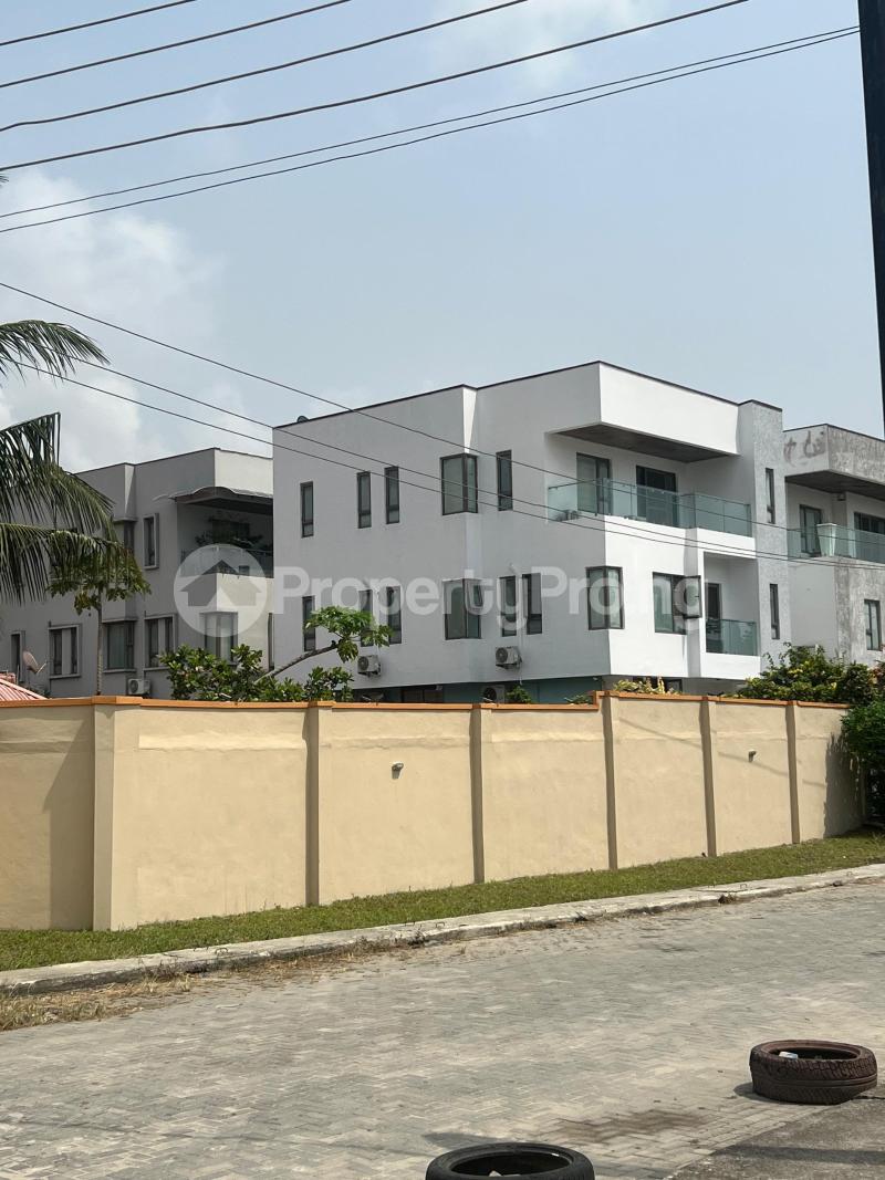 5 bedroom House for rent Admiralty Road Lekki Lagos
