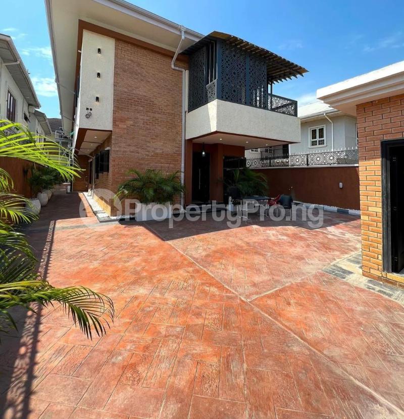 5 bedroom House for sale Admiralty Road Lekki Lagos