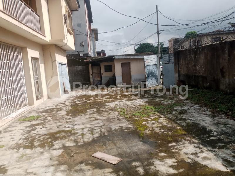 10 bedroom House for sale Secured Estate Mende Maryland Lagos