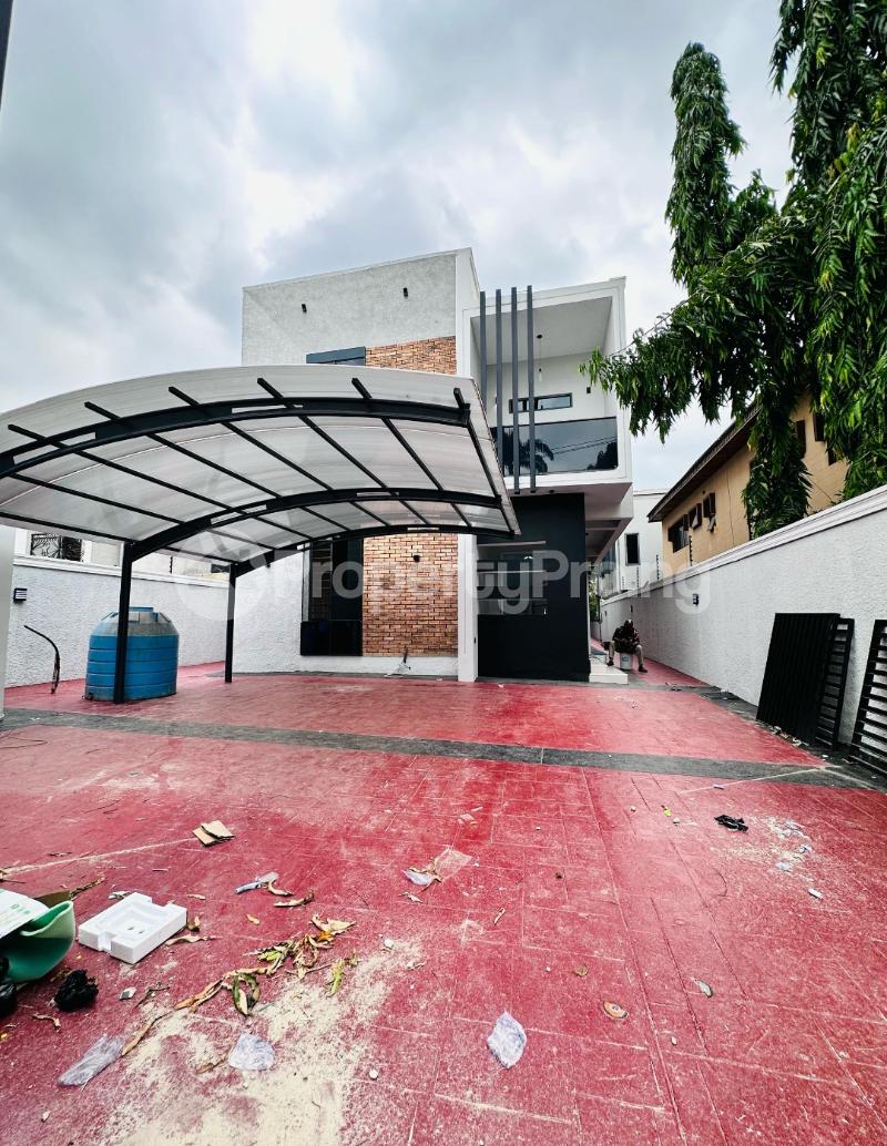 5 bedroom House for sale Omole phase 2 Ojodu Lagos