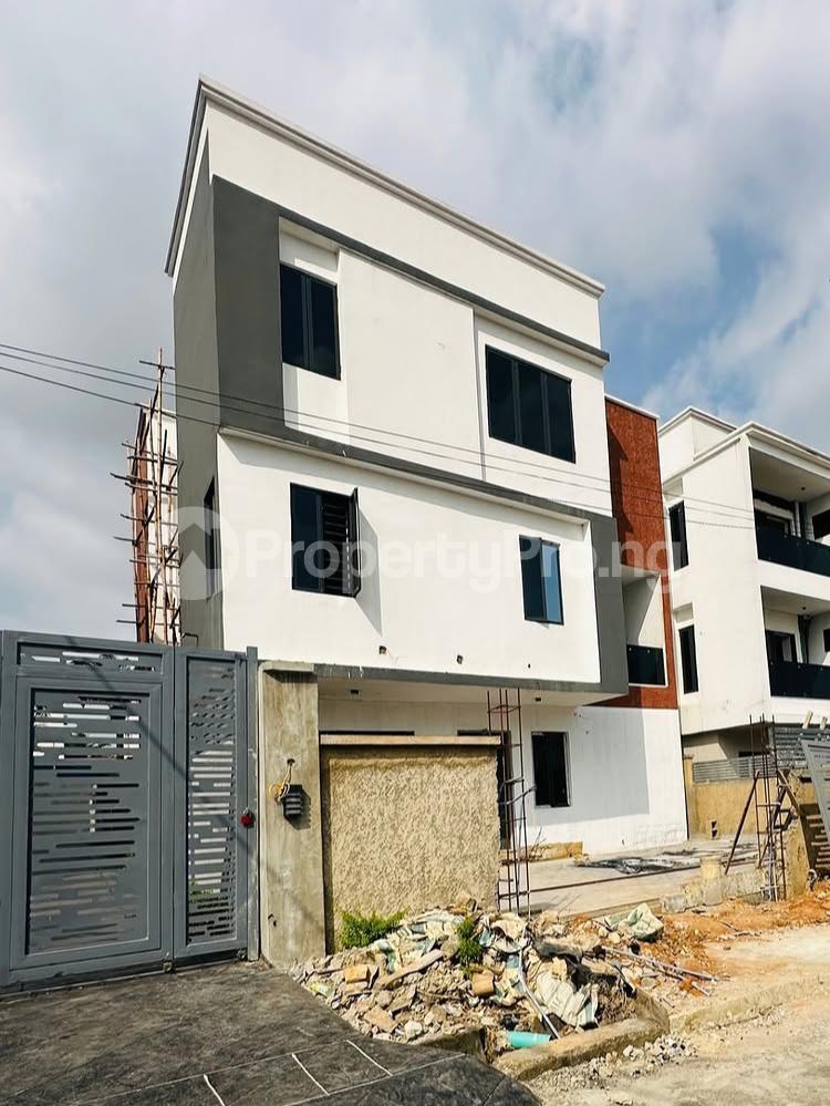 5 bedroom House for sale Okupe Est, Maryland Lagos
