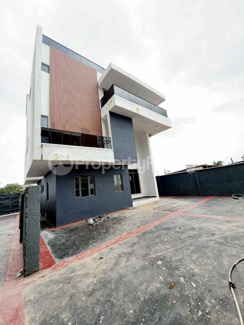5 bedroom House for sale Okupe Est, Maryland Lagos