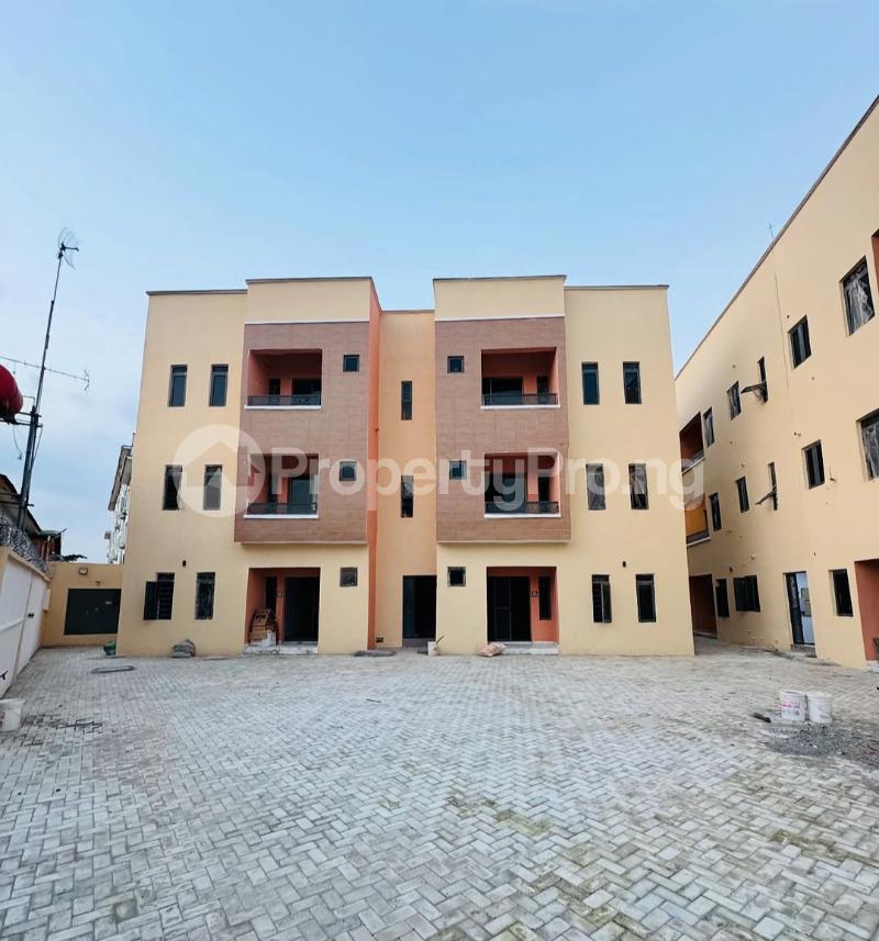 5 bedroom House for sale Omole phase 2 Ojodu Lagos