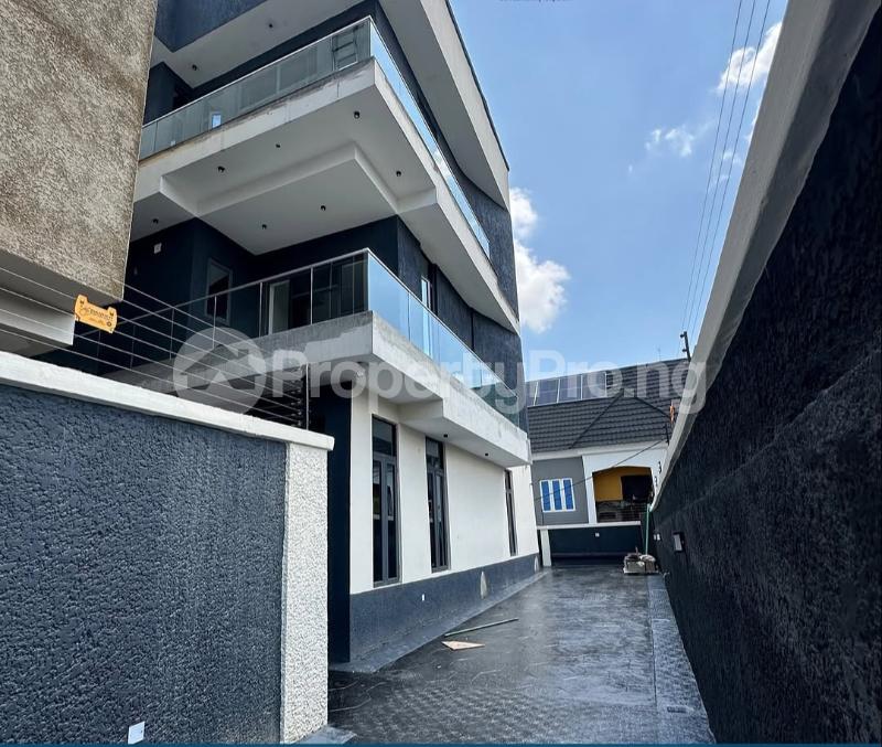 5 bedroom House for sale Omole phase 1 Ojodu Lagos