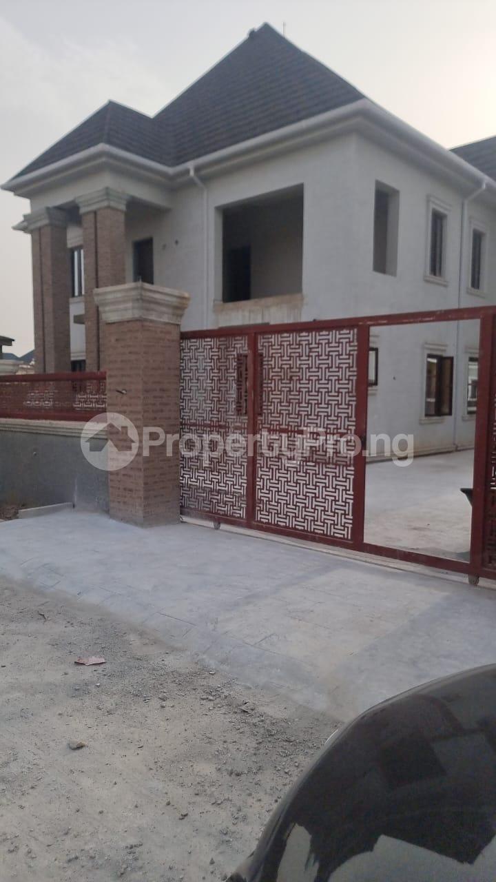 5 bedroom Flat / Apartment for sale Lugbe Abuja