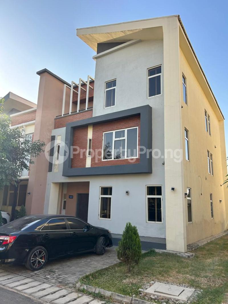 5 bedroom House for sale Gwarinpa Abuja