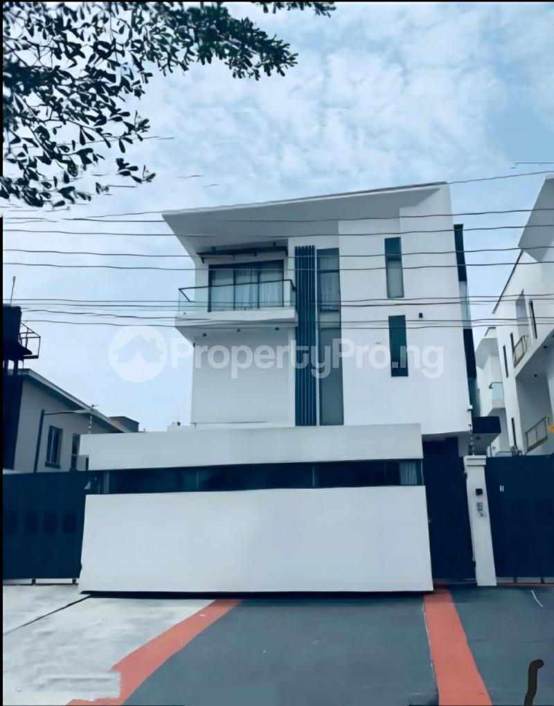 5 bedroom House for sale Is An Estate Lekki Phase 1 Lekki Lagos