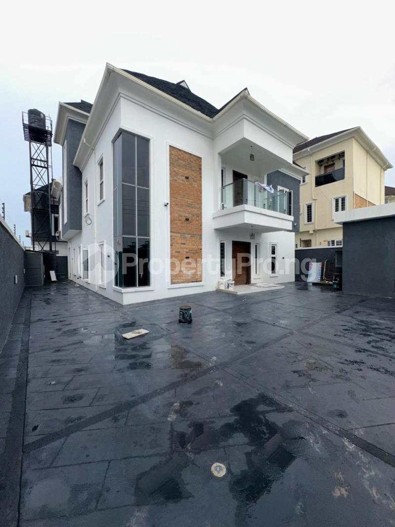 5 bedroom House for rent Atlantic View Eatate New Road Alpha Beach Road Lekki Lagos