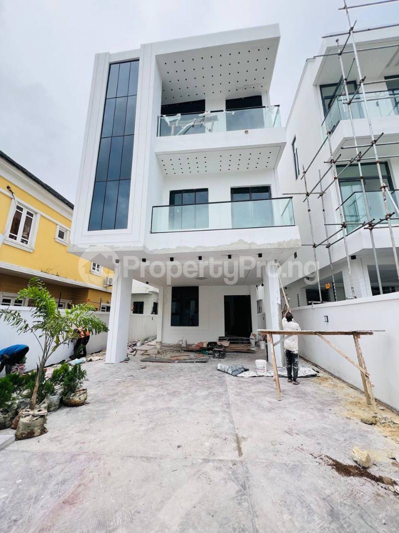 5 bedroom House for sale In A Gated And Secured Estate chevron Lekki Lagos