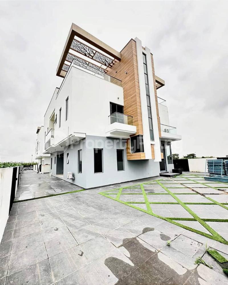 5 bedroom House for sale Pinnock Beach Estate Osapa london Lekki Lagos